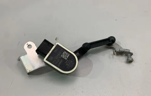 BMW 5 G30 G31 G38 Headlight/headlamp level sensor 6870000