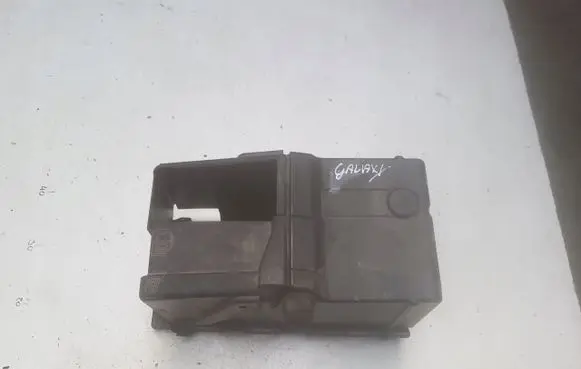 Battery box tray