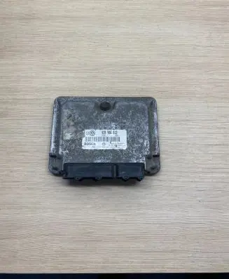 Volkswagen Golf IV Engine control unit/module 038906013 28SA3744 0281001759