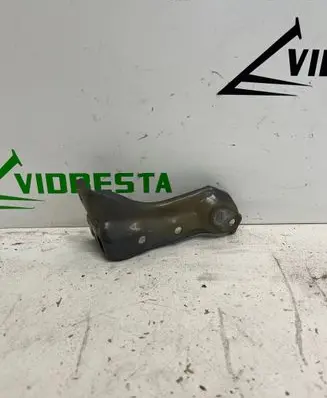 Fender mounting bracket