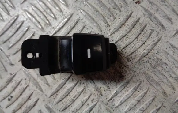 Hyundai i20 (GB IB) Electric window control switch 299139876