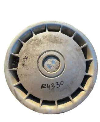BMW 5 E34 R15 wheel hub/cap/trim 1129843