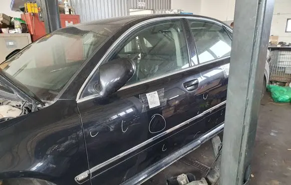 Audi A8 S8 D3 4E Front door LZ9W