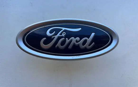 Ford Mondeo MK V Manufacturer badge logo/emblem 