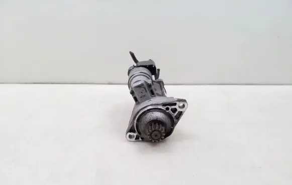 Volkswagen Golf VII Starter motor 02E911023T