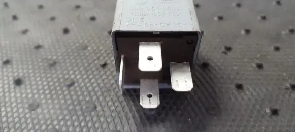 Audi A4 S4 B5 8D Other relay 6D0951253A V23134-B52-X301