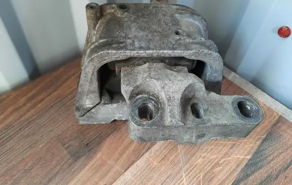 Audi A3 S3 8P Engine mounting bracket