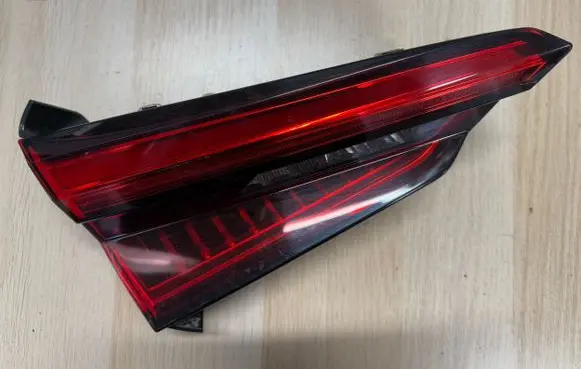 Audi A5 Tailgate rear/tail lights 8W6945093A