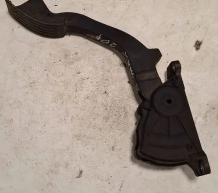 Ford C-MAX I Accelerator throttle pedal 6PV00864110 3M519F836AF