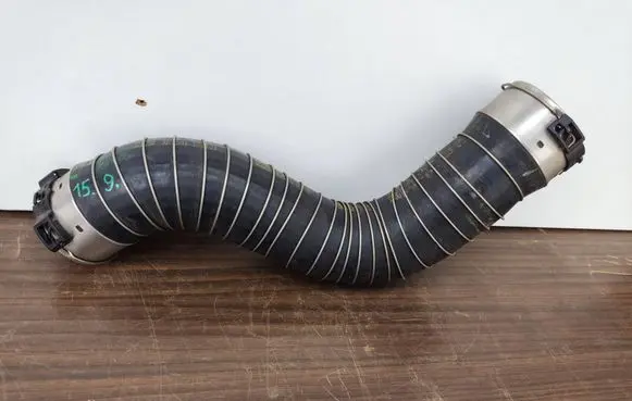 BMW 1 F20 F21 Intercooler hose/pipe 8573762 11618573762