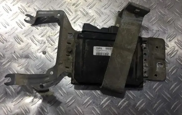 Volvo S40, V40 Engine control unit/module s108212003f