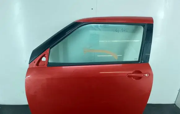 Suzuki Swift I Front door
