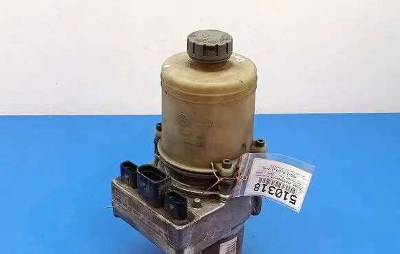 Volkswagen Fox Power steering pump 6Q0423155AJ