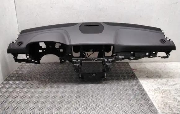 Mercedes-Benz ML W166 Dashboard A1666801187 A1666800487