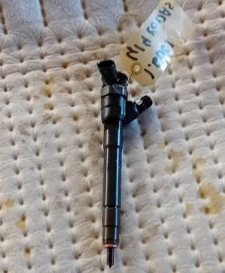Renault Trafic III (X82) Fuel injector 0445110414