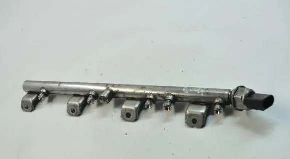 BMW 5 F10 F11 Fuel main line pipe 7537319 7547600