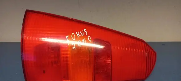 Ford Focus Rear/tail lights XS4X13N004