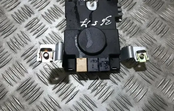 Audi A3 S3 8P Antenna control unit 8p3035225 au350