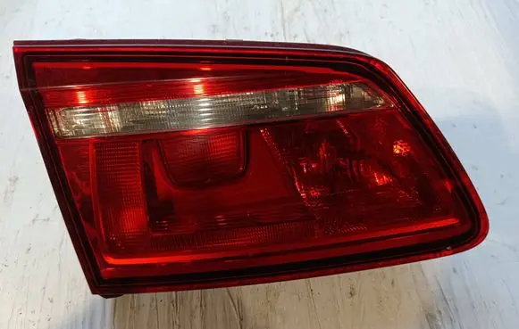 Volkswagen Golf Sportsvan Tailgate rear/tail lights 510945093K