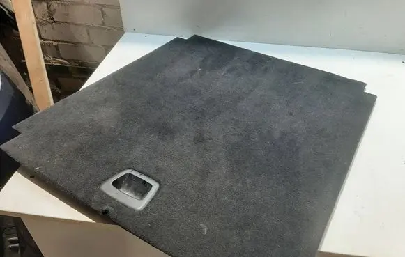 Trunk/boot floor carpet liner