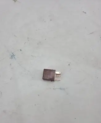 Toyota RAV 4 (XA20) Other relay 9098704004 1567000860