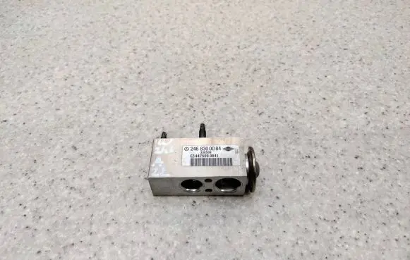 Mercedes-Benz B W246 W242 Air conditioning (A/C) expansion valve A2468300084