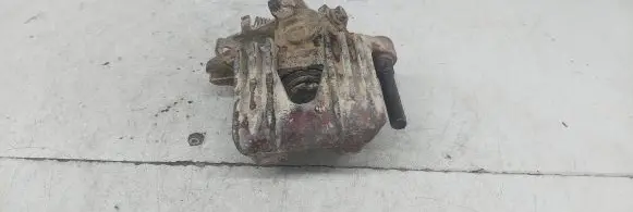 Opel Zafira A Rear brake caliper