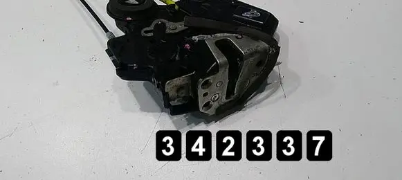 Toyota Hilux (AN10, AN20, AN30) Front door lock 