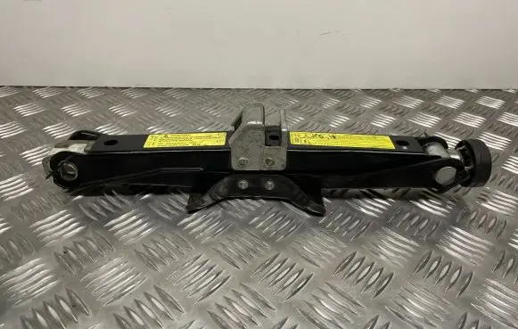 Audi A5 8T 8F Lift Jack 8K0011031G