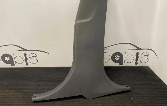 (B) pillar trim (bottom)