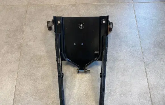 Mercedes-Benz G W461 W463 1st Gen Steering rack mounting bracket A4634600435