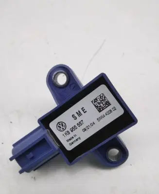 Volkswagen Scirocco Airbag deployment crash/impact sensor 1K8955557
