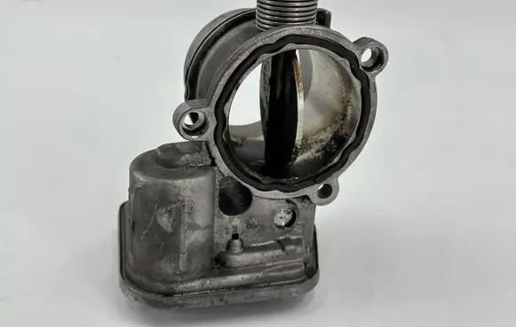 BMW 5 E60 E61 Throttle valve 7791481 11717791481 7804384