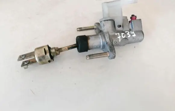 Toyota Corolla Verso E121 Clutch master cylinder