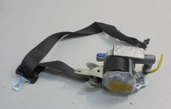Mitsubishi Lancer VIII Set of seat belts 7Q8980P