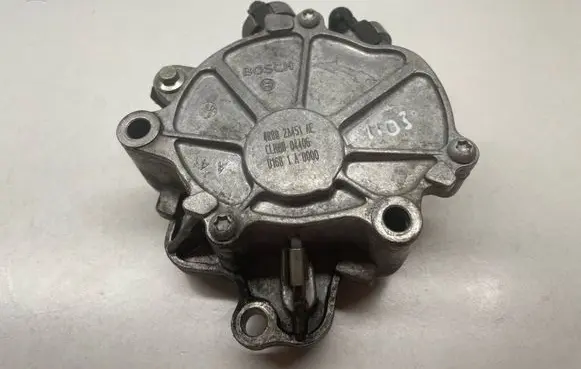 Peugeot 407 Vacuum pump 4R8Q2A451AE
