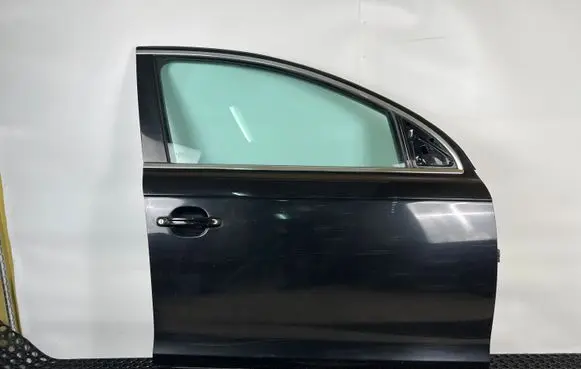 Audi Q7 4L Front door 4L0831052A