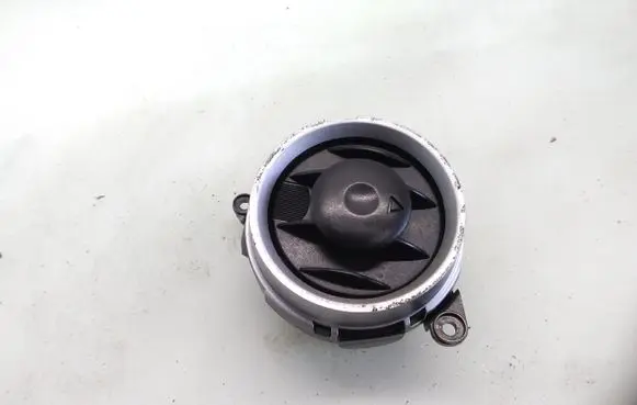 Ford Fiesta Dash center air vent grill