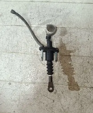 Opel Zafira A Clutch master cylinder 90581565