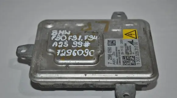BMW 3 F30 F35 F31 Headlight ballast module Xenon 7296090 10EEG111308 130732931700