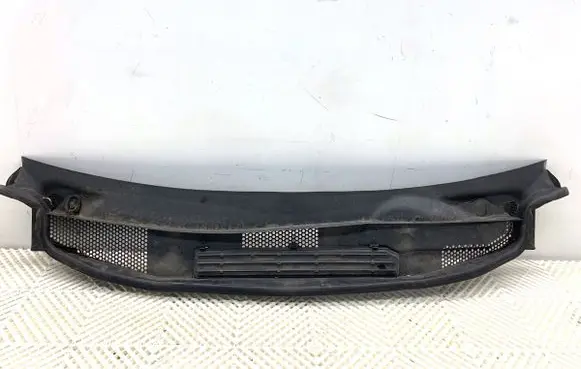 Mercedes-Benz A W169 Wiper trim A1698300013