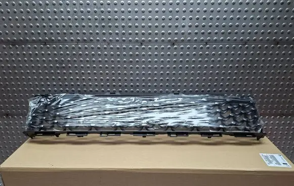 Fiat 500 Front bumper lower grill S26336928 735619520