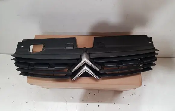 Citroen C5 Quarter panel pressure vent 9636751980
