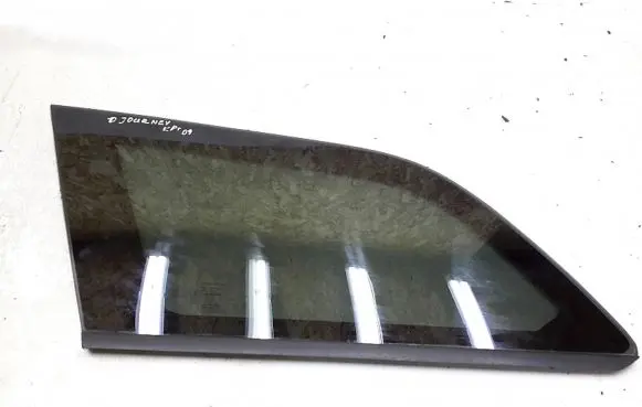 Dodge Journey Rear side window e943r004589