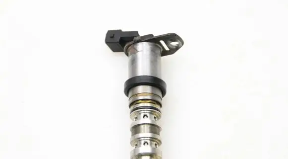 BMW 3 E90 E91 Valve 7584115