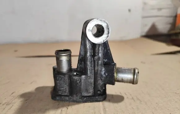 Opel Zafira A Engine coolant pipe/hose 90573652