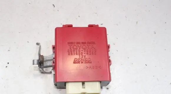 Lexus CT 200H Door central lock control unit/module 8597076010