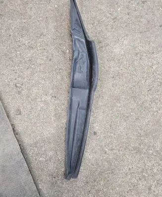 Chrysler Pacifica Fender foam support/seal 68225663A