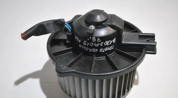 Toyota Corolla E120 E130 Heater fan/blower B130314019