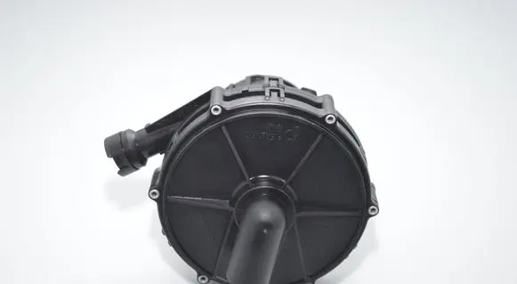 BMW X5 E53 Secondary air pump 1437910